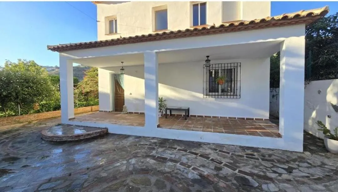 Holiday home Hermosa Casa Con Piscina Y Gran Vista A La Montana Vinuela Spain